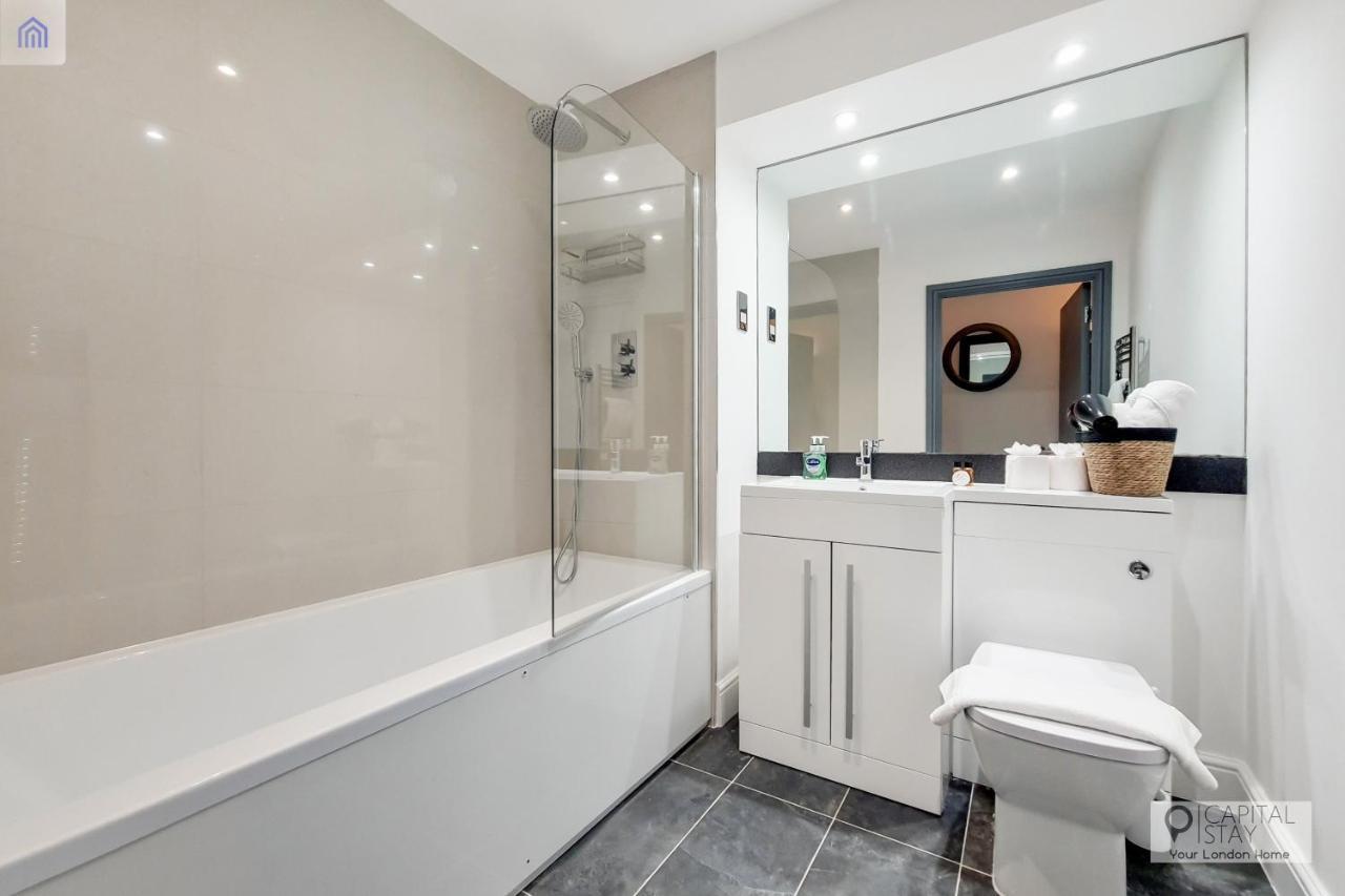 Free Parking - Stylish Three Bedroom Apartment By London Excel Esterno foto