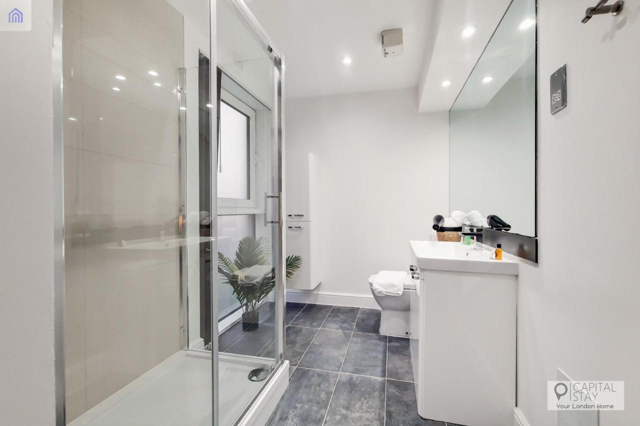 Free Parking - Stylish Three Bedroom Apartment By London Excel Esterno foto